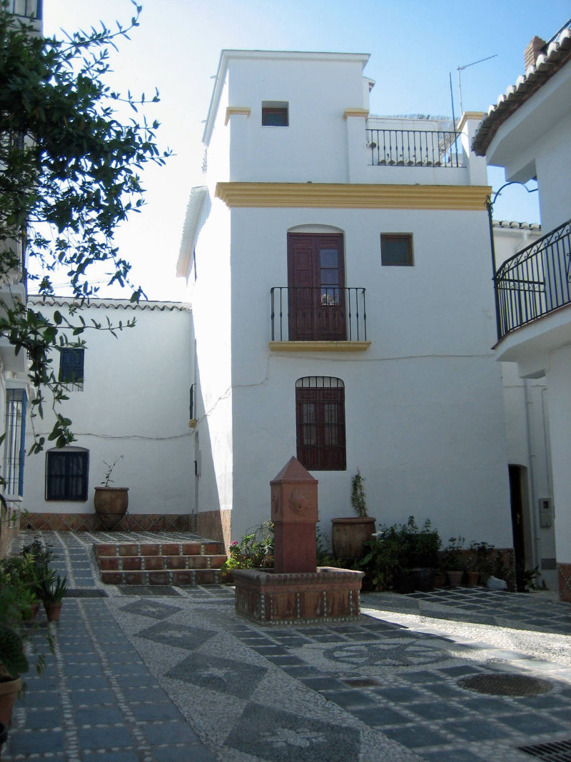 Competa direct rental of a romantic tow house in Cosata del Sol